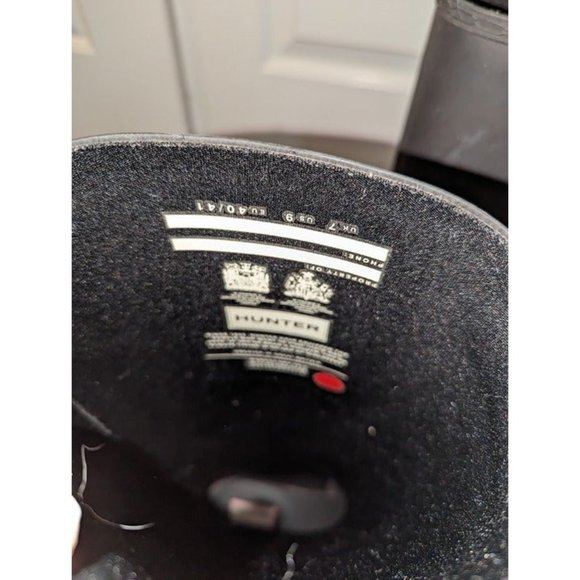 Hunter Black Size 9 Original Tall' Rain Boot with Hunter Socks - Picture 6 of 9